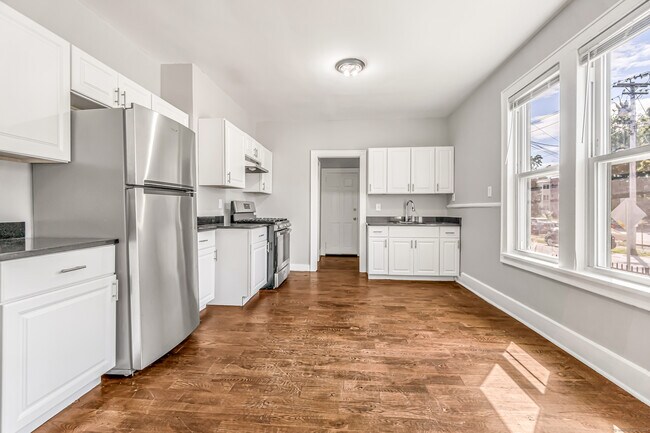 Building Photo - 2679 Fairfield Ave