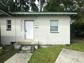 Building Photo - 1861 Bisbee St