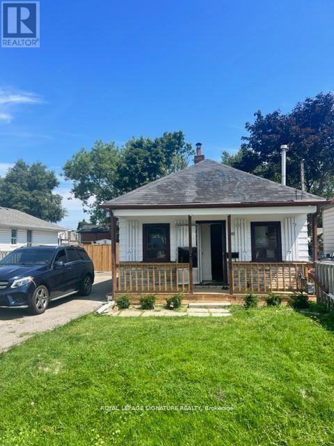 Building Photo - 1045 Strathy Ave