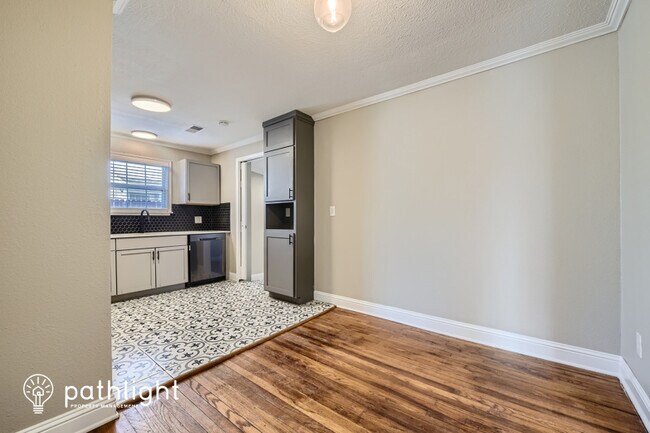 Building Photo - 3920 Calmont Avenue, Fort Worth, TX, 76107