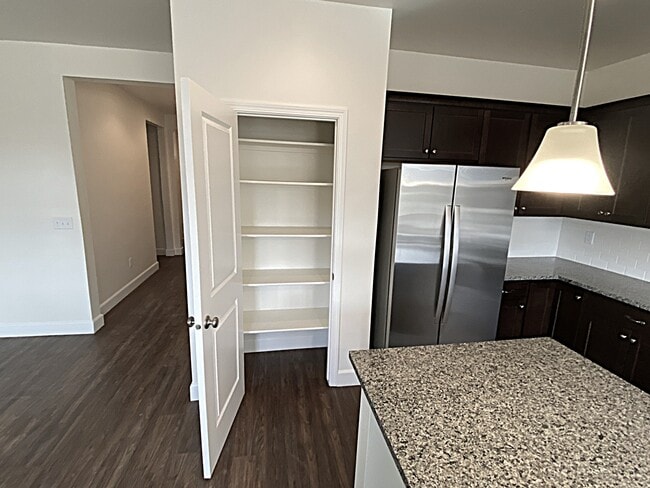Building Photo - 309 E Sicily Dr