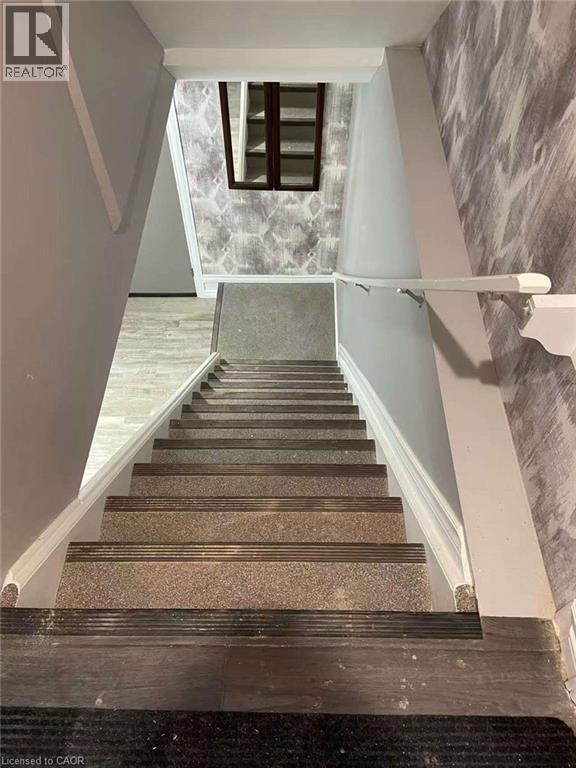 Building Photo - 155 Sunpoint Crescent