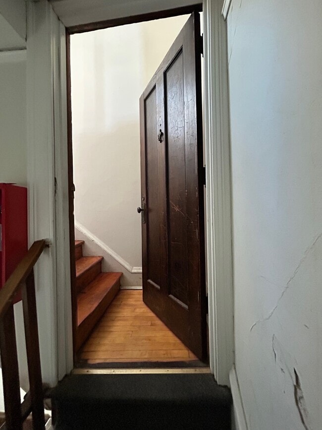 Building Photo - 450 W Washington Ave