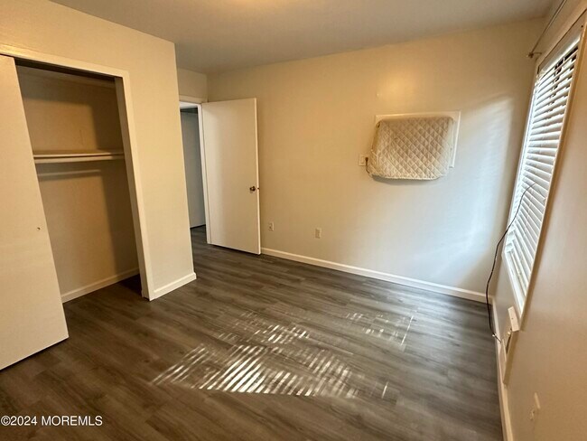 Foto del edificio - 120 Amberly Dr
