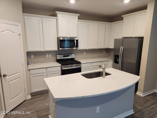 Building Photo - 219 Fellbrook Dr