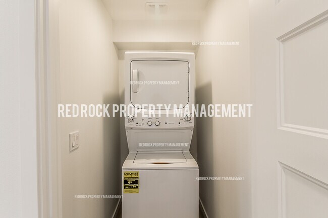 Foto del edificio - 1108 N Davis Ln