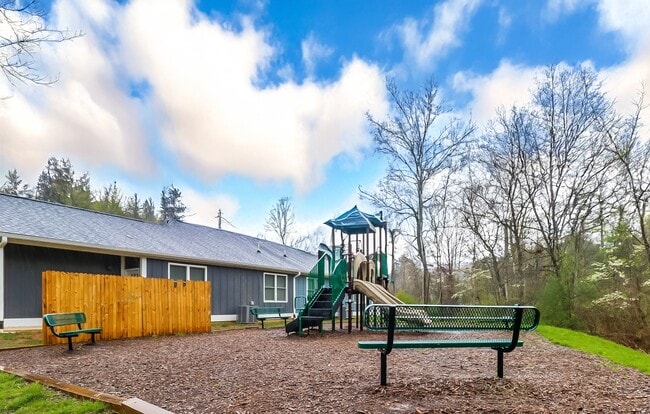 Building Photo - 521 Sycamore Br Rd