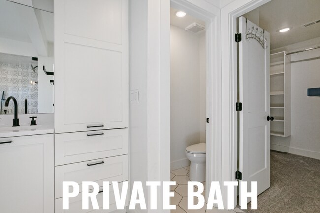 Foto del edificio - 3044 Speer Blvd