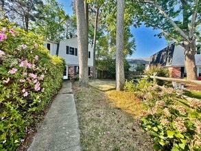 Building Photo - 2306 Brigadoon Ct