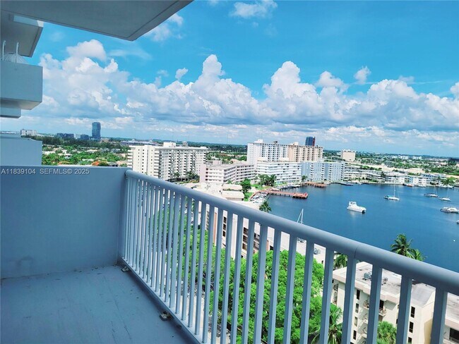 Foto del edificio - 137 Golden Isles Dr