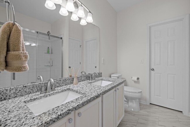 Building Photo - 218 Basset Hall Dr