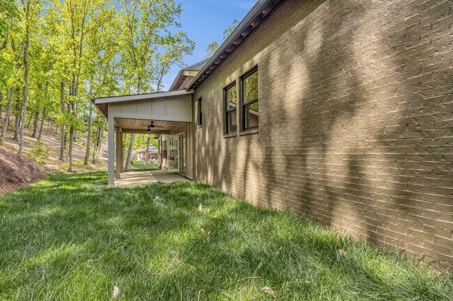 Building Photo - Gorgeous Harrison Estate- Brand New!