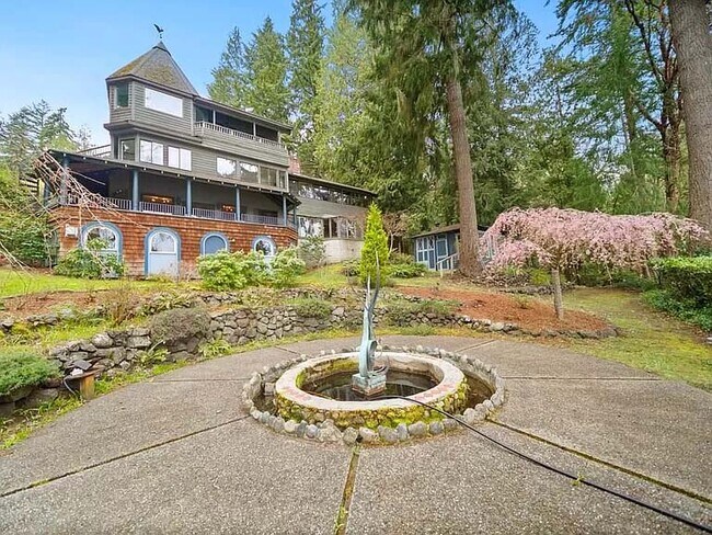 Foto del edificio - 6680 Illahee Rd NE