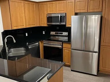 Foto del edificio - 2724 Lake Pointe Dr