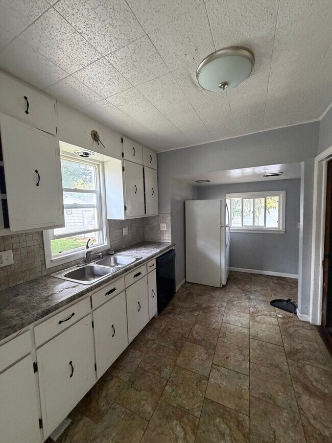 Foto del edificio - 2 bed 1 bath bungalow