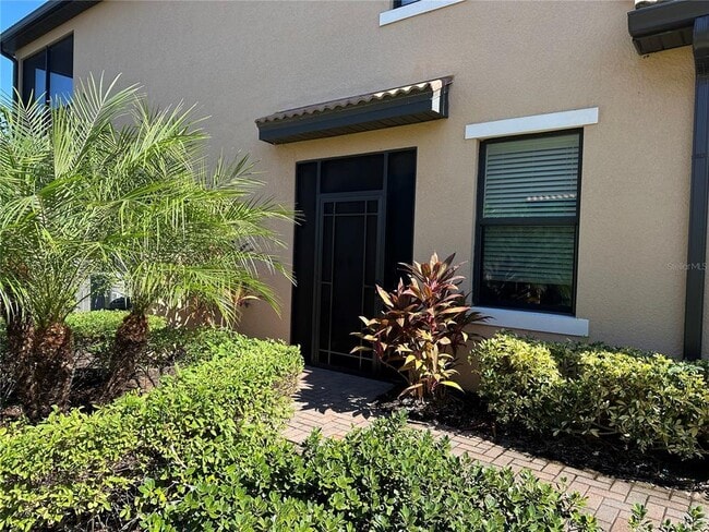 Building Photo - 10808 Tarflower Dr