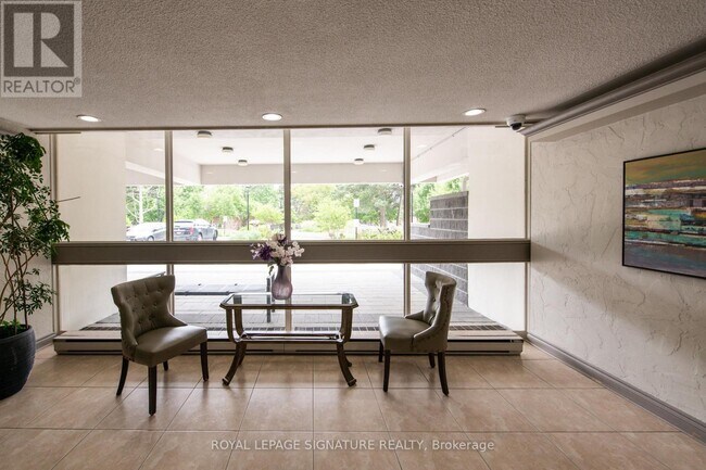 Photo du bâtiment - 80-380 Inverlochy Blvd