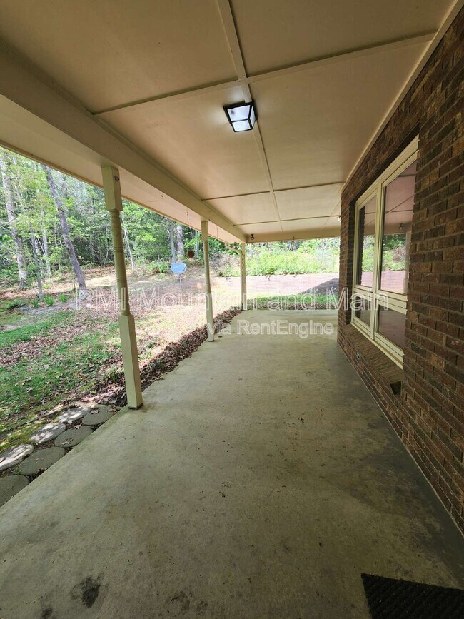Building Photo - 232 Bryant Rdg Dr