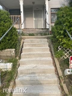 Building Photo - 4 br, 1 bath Duplex - 3260 N 21st St LOWER...
