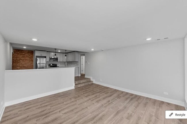Building Photo - 0 bedroom in Chicago IL 60610