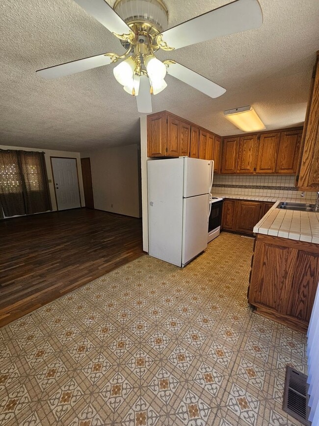 Foto del edificio - Home in Ideal Location with Large Backyard!