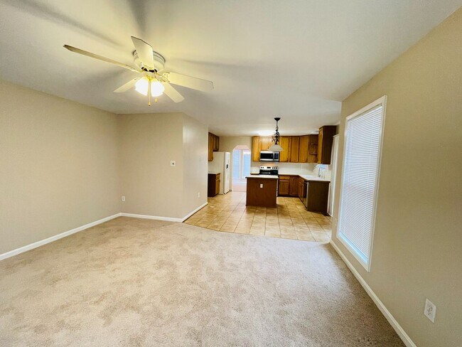 Foto del edificio - STAFFORD HOME - LARGE 5 BEDROOMS!