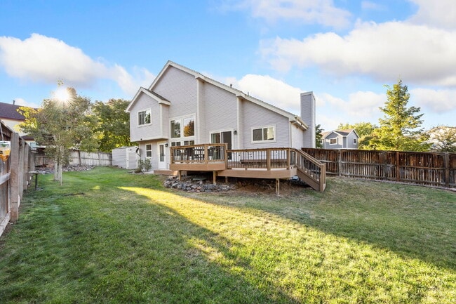 Building Photo - "Charming 3-Bedroom Home with 2.5 Baths in Picturesque Highlands Ranch – Spacious 2005 Sq. Ft. Gem!"