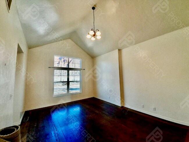 Building Photo - Glenwood Springs Townhouse