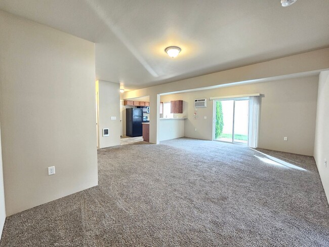 Building Photo - 5207-5207 E Upriver Dr