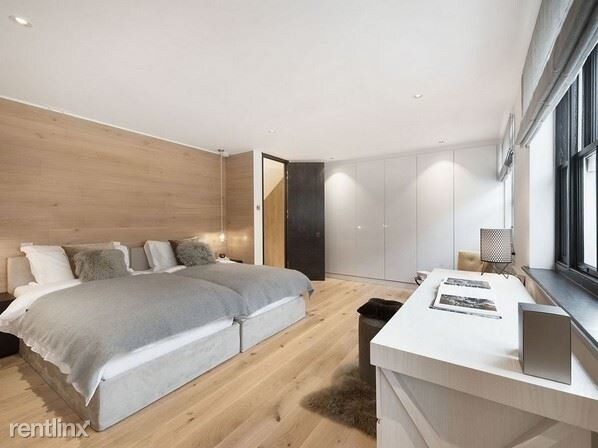 Building Photo - 1019 Costa Pacifica Way