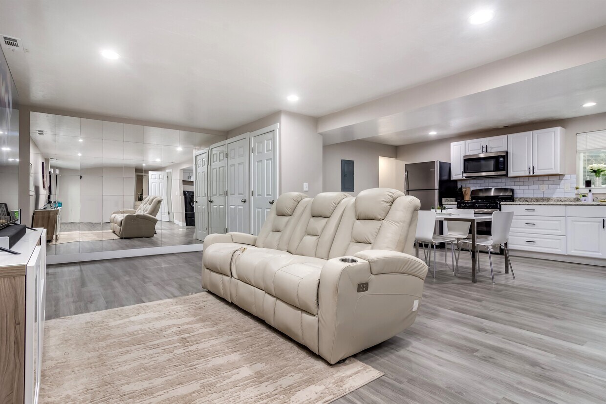 5435 Mountain Men Drive, Kearns, UT 84118 Townhouse for Rent in