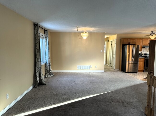 Building Photo - Well Maintained Main Floor Bungalow (2 Bed, 1 Bath)