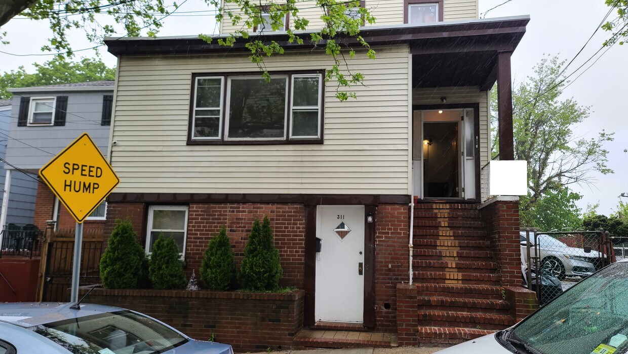 Foto principal - 311 Liberty Ave