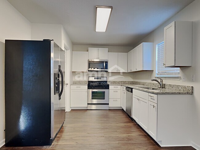 Foto del edificio - 2306 Westmere Drive