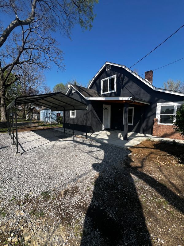 Building Photo - 1801 Woodson Dr SW