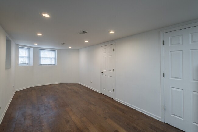 Foto del edificio - 4302 N Drake Ave