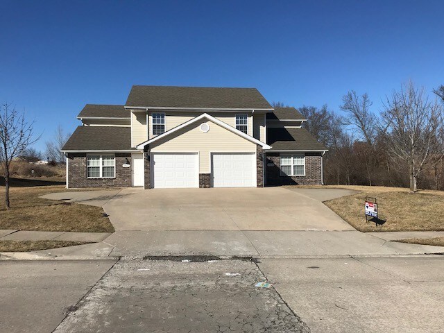 Building Photo - 5817 Canaveral Dr