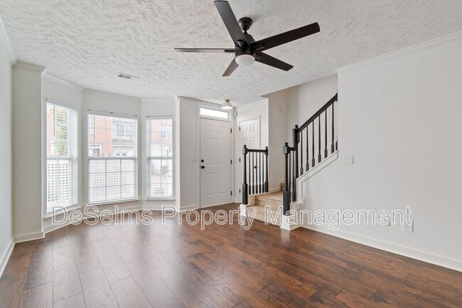 Building Photo - 423 Compton Ln