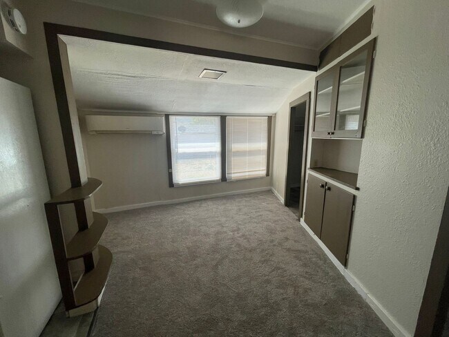 Foto del edificio - 2-Bedroom, 1-Bath Cottage