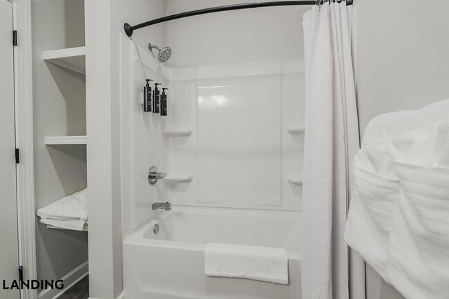 Building Photo - 5001 Willowgate Lp