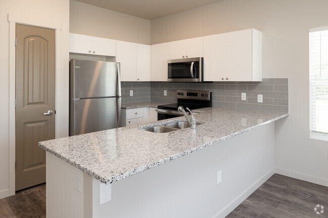 2BR, 2BA - 836SF - Kitchen - Cottages at South Murray