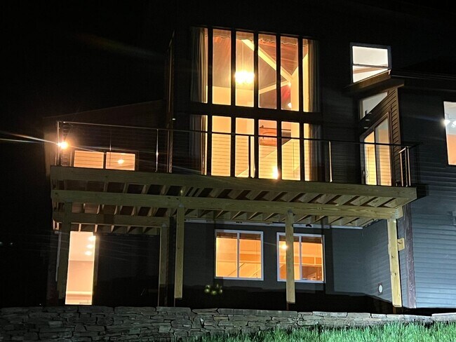 Foto del edificio - 4-Bedroom 3-Bath House in Quechee