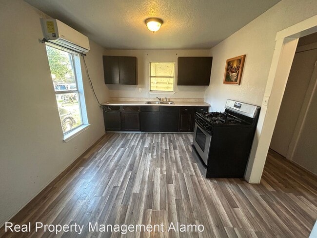 Foto del edificio - 1 br, 1 bath House - 214 South San Dario A...