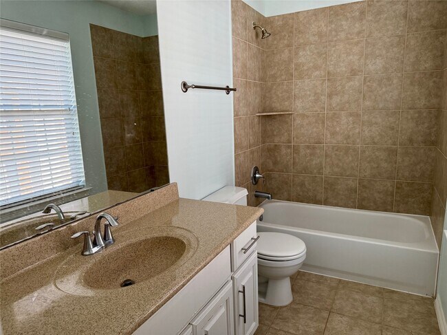 Foto del edificio - 3410 Skyline Village Dr