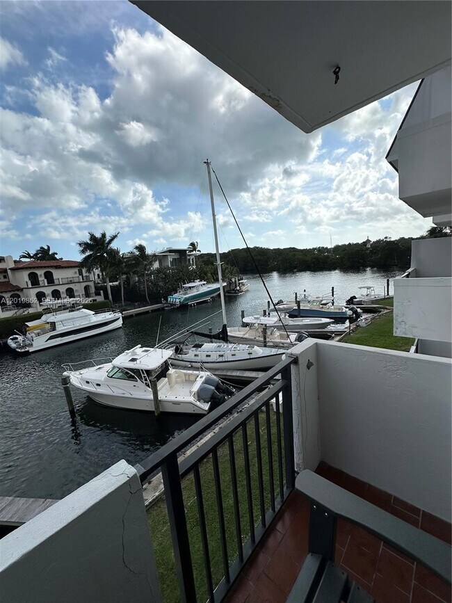 Foto del edificio - 6901 Edgewater Dr
