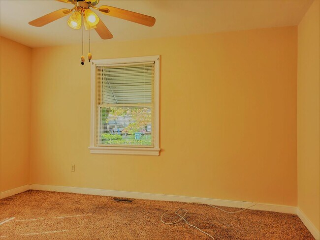 Foto del edificio - 623 Ratcliffe Ave