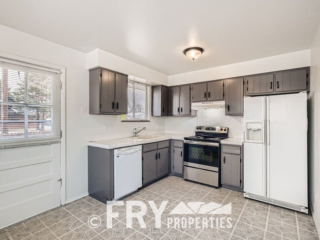 Building Photo - 3bed/1bath Half Duplex in Westminster