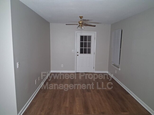 Foto del edificio - 138 N Poole St