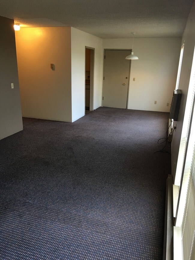 Building Photo - 545 NE Kamiaken St