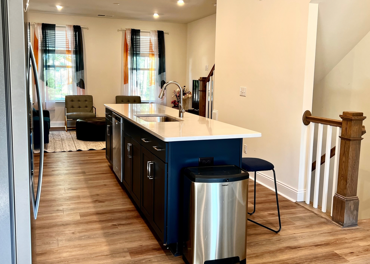 Foto principal - Room in Townhome on Judson Ave